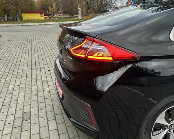 Черный Хендай Ioniq Electric, объемом двигателя 0 л и пробегом 146 тыс. км за 13850 $, фото 28 на Automoto.ua