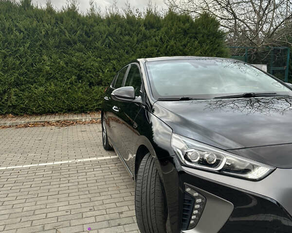 Черный Хендай Ioniq Electric, объемом двигателя 0 л и пробегом 146 тыс. км за 13850 $, фото 19 на Automoto.ua