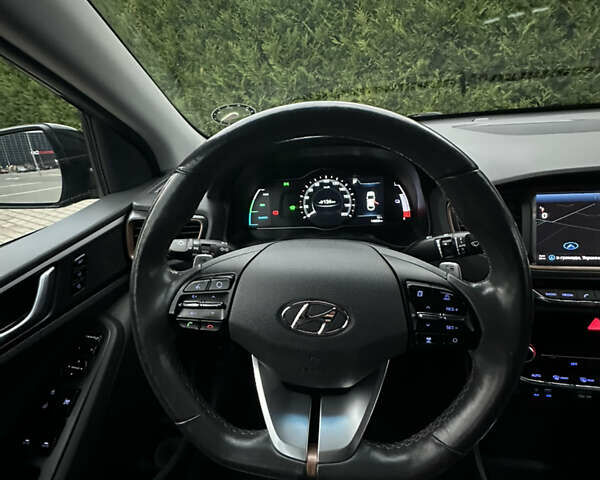 Черный Хендай Ioniq Electric, объемом двигателя 0 л и пробегом 146 тыс. км за 13850 $, фото 76 на Automoto.ua
