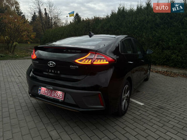 Черный Хендай Ioniq Electric, объемом двигателя 0 л и пробегом 146 тыс. км за 13850 $, фото 93 на Automoto.ua