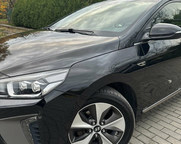 Черный Хендай Ioniq Electric, объемом двигателя 0 л и пробегом 146 тыс. км за 13850 $, фото 22 на Automoto.ua