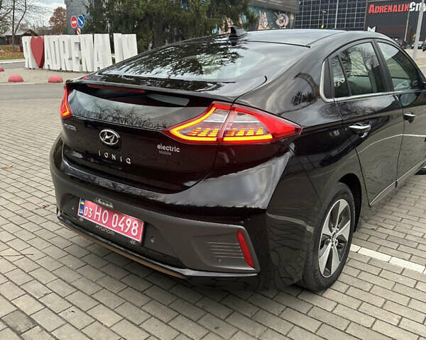 Черный Хендай Ioniq Electric, объемом двигателя 0 л и пробегом 146 тыс. км за 13850 $, фото 8 на Automoto.ua