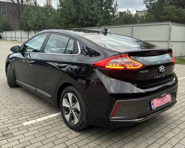 Черный Хендай Ioniq Electric, объемом двигателя 0 л и пробегом 146 тыс. км за 13850 $, фото 5 на Automoto.ua