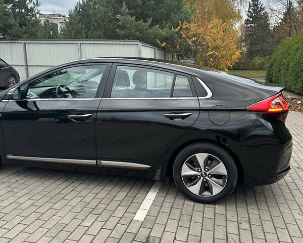 Черный Хендай Ioniq Electric, объемом двигателя 0 л и пробегом 146 тыс. км за 13850 $, фото 4 на Automoto.ua