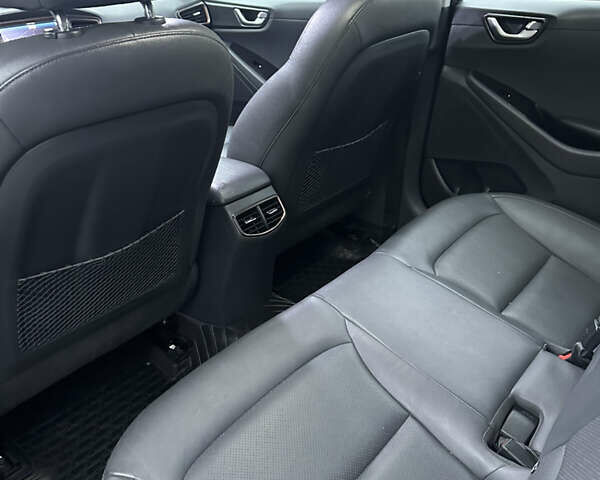 Черный Хендай Ioniq Electric, объемом двигателя 0 л и пробегом 146 тыс. км за 13850 $, фото 96 на Automoto.ua