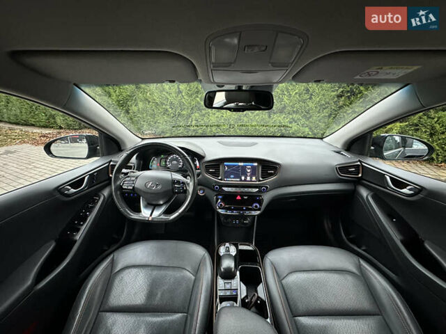 Черный Хендай Ioniq Electric, объемом двигателя 0 л и пробегом 146 тыс. км за 13850 $, фото 50 на Automoto.ua