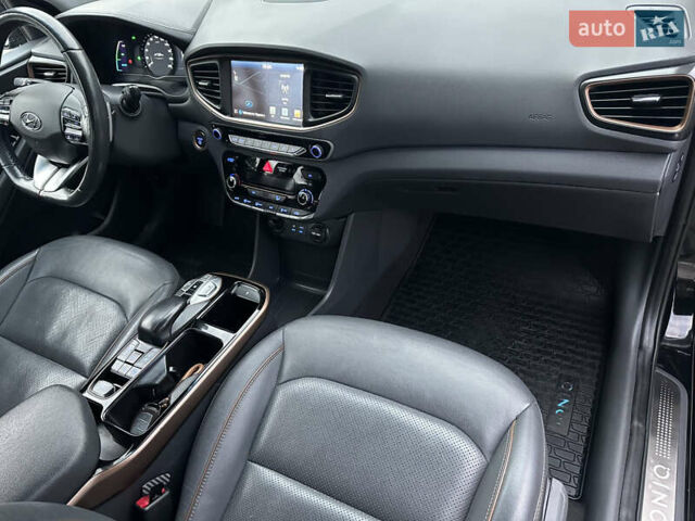 Черный Хендай Ioniq Electric, объемом двигателя 0 л и пробегом 146 тыс. км за 13850 $, фото 82 на Automoto.ua