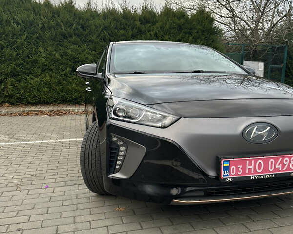 Черный Хендай Ioniq Electric, объемом двигателя 0 л и пробегом 146 тыс. км за 13850 $, фото 15 на Automoto.ua