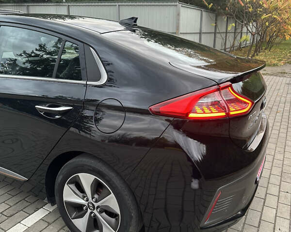 Черный Хендай Ioniq Electric, объемом двигателя 0 л и пробегом 146 тыс. км за 13850 $, фото 25 на Automoto.ua