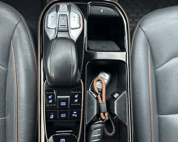 Черный Хендай Ioniq Electric, объемом двигателя 0 л и пробегом 146 тыс. км за 13850 $, фото 78 на Automoto.ua
