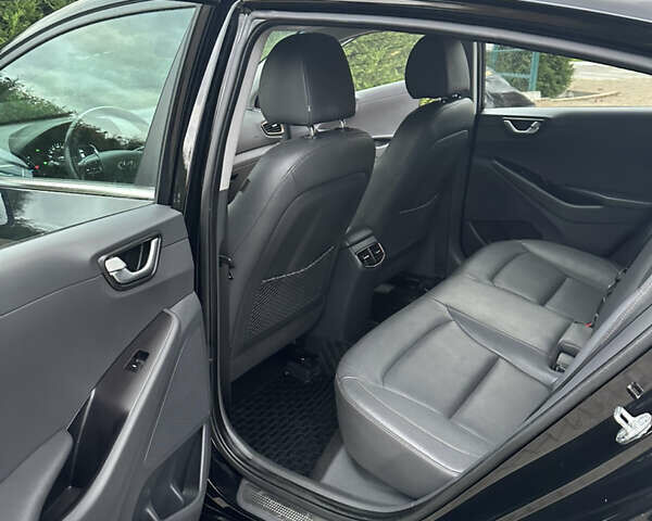 Черный Хендай Ioniq Electric, объемом двигателя 0 л и пробегом 146 тыс. км за 13850 $, фото 58 на Automoto.ua