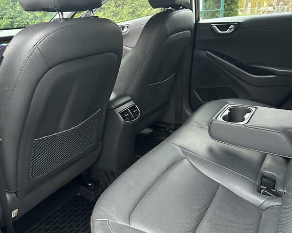 Черный Хендай Ioniq Electric, объемом двигателя 0 л и пробегом 146 тыс. км за 13850 $, фото 70 на Automoto.ua