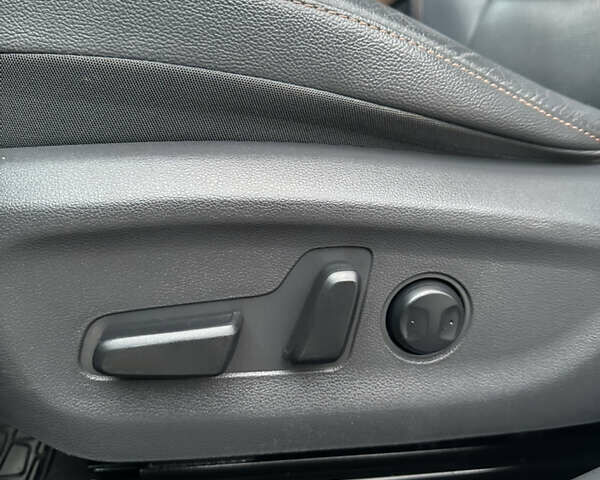 Черный Хендай Ioniq Electric, объемом двигателя 0 л и пробегом 146 тыс. км за 13850 $, фото 65 на Automoto.ua