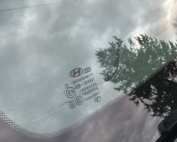 Черный Хендай Ioniq Electric, объемом двигателя 0 л и пробегом 146 тыс. км за 13850 $, фото 105 на Automoto.ua