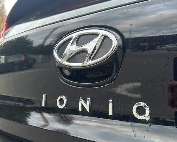 Черный Хендай Ioniq Electric, объемом двигателя 0 л и пробегом 146 тыс. км за 13850 $, фото 39 на Automoto.ua