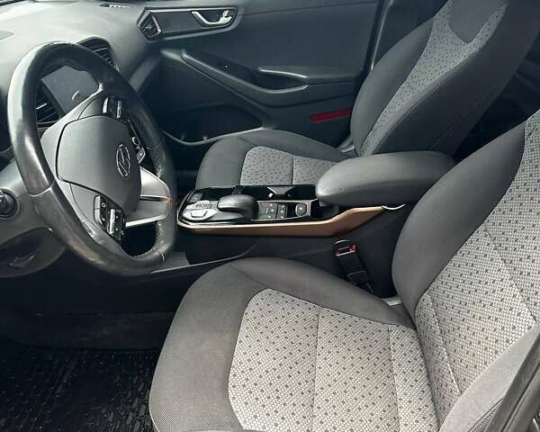 Черный Хендай Ioniq Electric, объемом двигателя 0 л и пробегом 140 тыс. км за 13500 $, фото 10 на Automoto.ua
