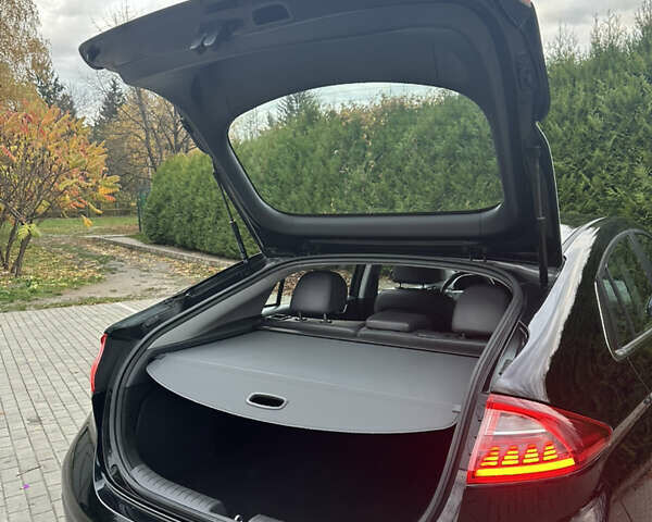 Черный Хендай Ioniq Electric, объемом двигателя 0 л и пробегом 146 тыс. км за 13850 $, фото 38 на Automoto.ua