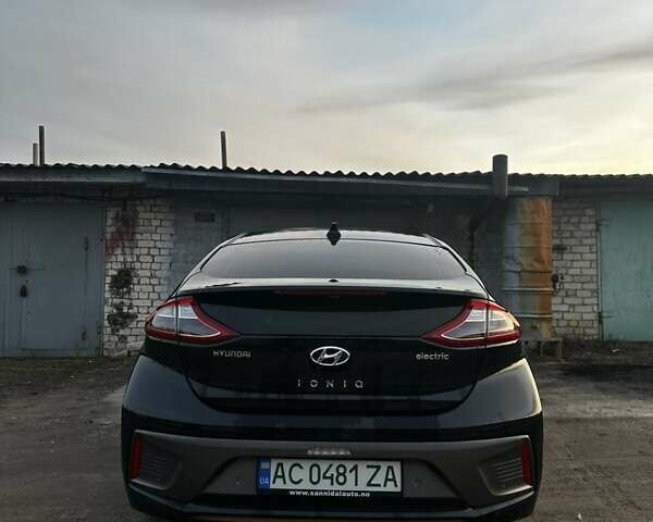 Черный Хендай Ioniq Electric, объемом двигателя 0 л и пробегом 140 тыс. км за 13500 $, фото 21 на Automoto.ua