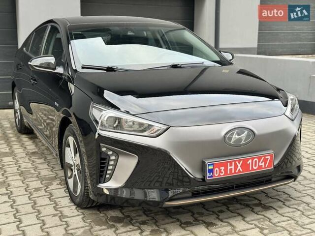 Черный Хендай Ioniq Electric, объемом двигателя 0 л и пробегом 93 тыс. км за 12500 $, фото 24 на Automoto.ua