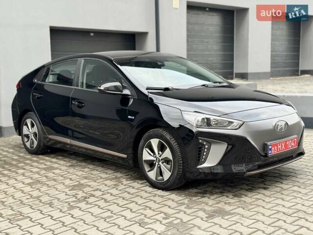 Черный Хендай Ioniq Electric, объемом двигателя 0 л и пробегом 93 тыс. км за 12500 $, фото 22 на Automoto.ua
