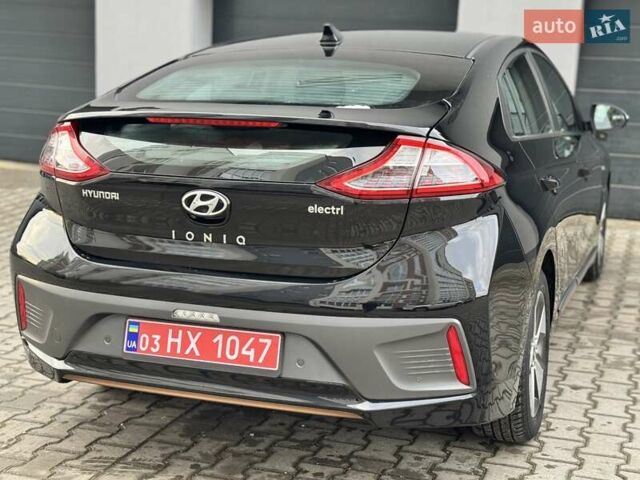 Черный Хендай Ioniq Electric, объемом двигателя 0 л и пробегом 93 тыс. км за 12500 $, фото 15 на Automoto.ua
