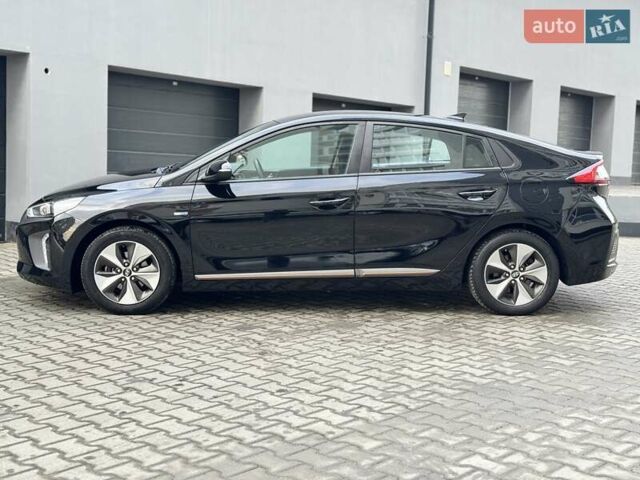 Черный Хендай Ioniq Electric, объемом двигателя 0 л и пробегом 93 тыс. км за 12500 $, фото 1 на Automoto.ua