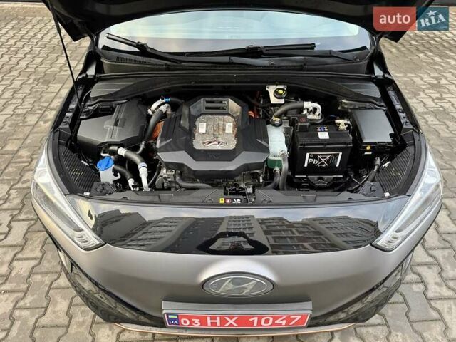 Черный Хендай Ioniq Electric, объемом двигателя 0 л и пробегом 93 тыс. км за 12500 $, фото 64 на Automoto.ua