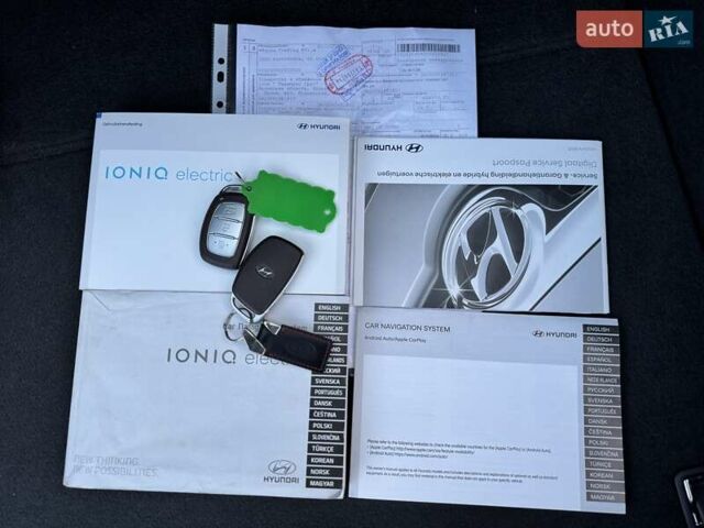 Черный Хендай Ioniq Electric, объемом двигателя 0 л и пробегом 93 тыс. км за 12500 $, фото 80 на Automoto.ua