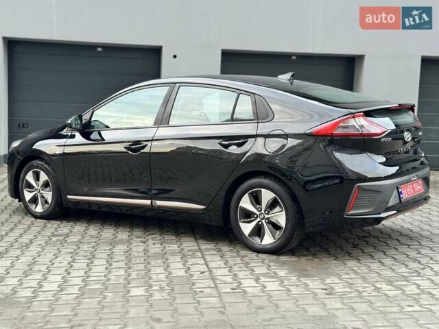 Черный Хендай Ioniq Electric, объемом двигателя 0 л и пробегом 93 тыс. км за 12500 $, фото 11 на Automoto.ua
