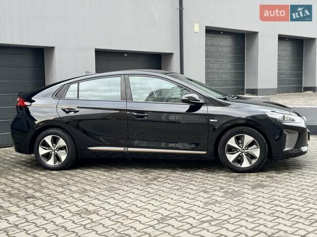 Черный Хендай Ioniq Electric, объемом двигателя 0 л и пробегом 93 тыс. км за 12500 $, фото 21 на Automoto.ua