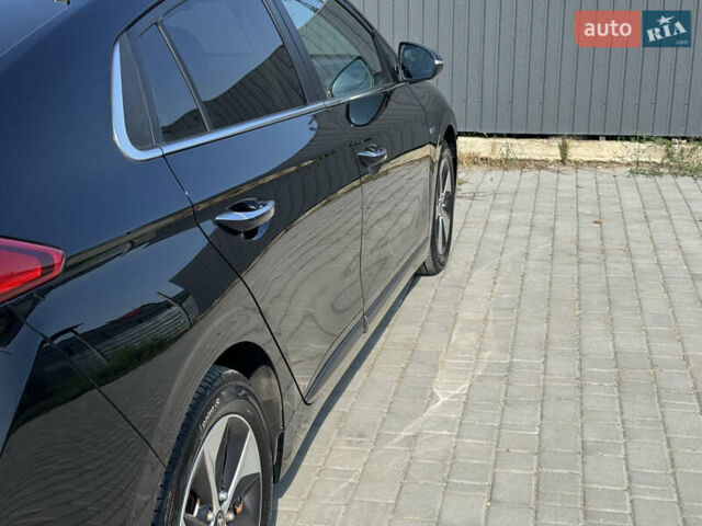 Чорний Хендай Ioniq Electric, об'ємом двигуна 0 л та пробігом 97 тис. км за 13500 $, фото 6 на Automoto.ua