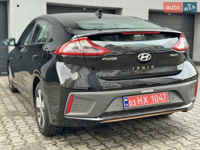 Черный Хендай Ioniq Electric, объемом двигателя 0 л и пробегом 93 тыс. км за 12500 $, фото 13 на Automoto.ua