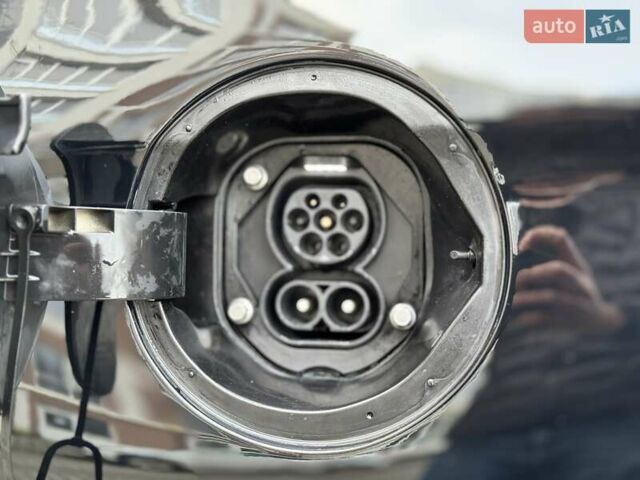 Черный Хендай Ioniq Electric, объемом двигателя 0 л и пробегом 93 тыс. км за 12500 $, фото 78 на Automoto.ua