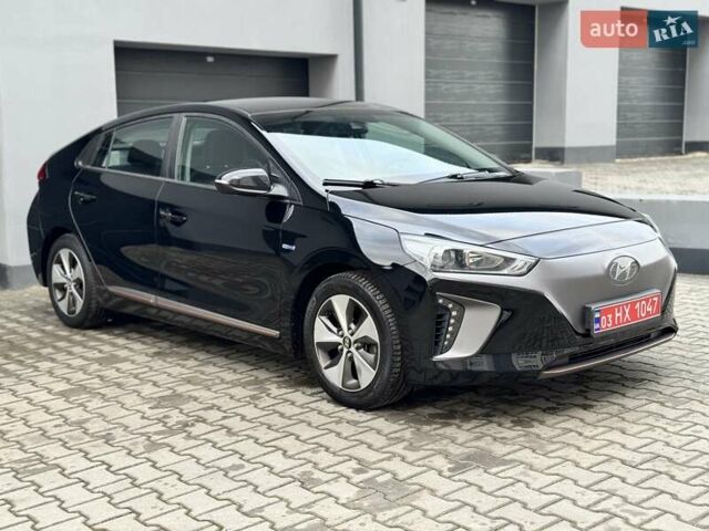 Черный Хендай Ioniq Electric, объемом двигателя 0 л и пробегом 93 тыс. км за 12500 $, фото 23 на Automoto.ua