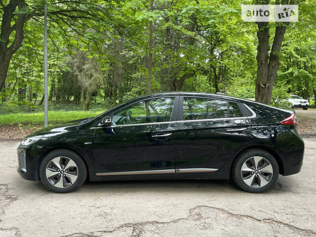 Чорний Хендай Ioniq Electric, об'ємом двигуна 0 л та пробігом 39 тис. км за 19300 $, фото 3 на Automoto.ua