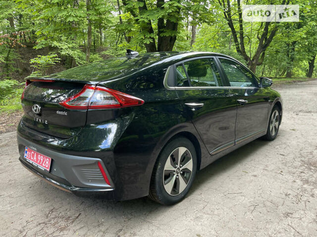 Черный Хендай Ioniq Electric, объемом двигателя 0 л и пробегом 39 тыс. км за 19300 $, фото 6 на Automoto.ua