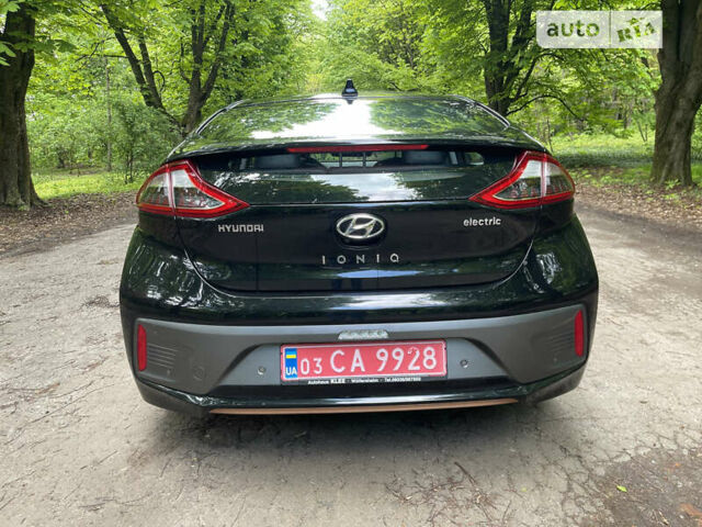 Чорний Хендай Ioniq Electric, об'ємом двигуна 0 л та пробігом 39 тис. км за 19300 $, фото 5 на Automoto.ua