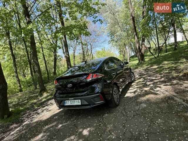 Черный Хендай Ioniq Electric, объемом двигателя 0 л и пробегом 50 тыс. км за 16999 $, фото 16 на Automoto.ua