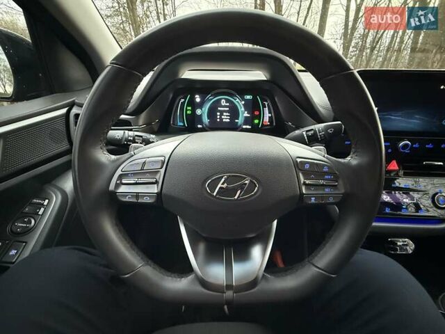 Черный Хендай Ioniq Electric, объемом двигателя 0 л и пробегом 50 тыс. км за 16999 $, фото 33 на Automoto.ua