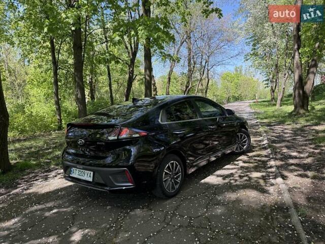 Черный Хендай Ioniq Electric, объемом двигателя 0 л и пробегом 50 тыс. км за 16999 $, фото 18 на Automoto.ua