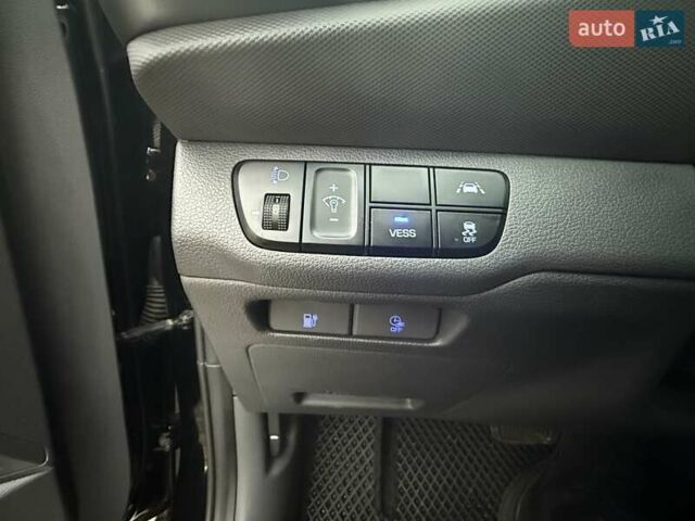 Черный Хендай Ioniq Electric, объемом двигателя 0 л и пробегом 50 тыс. км за 16999 $, фото 32 на Automoto.ua