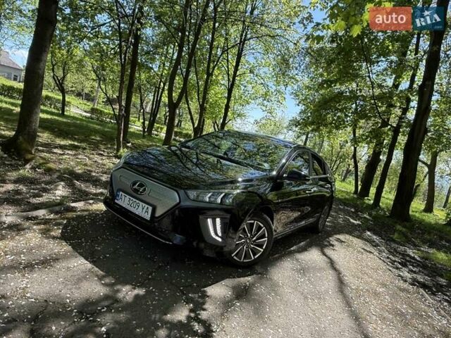 Черный Хендай Ioniq Electric, объемом двигателя 0 л и пробегом 50 тыс. км за 16999 $, фото 6 на Automoto.ua