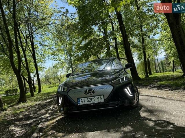 Черный Хендай Ioniq Electric, объемом двигателя 0 л и пробегом 50 тыс. км за 16999 $, фото 10 на Automoto.ua