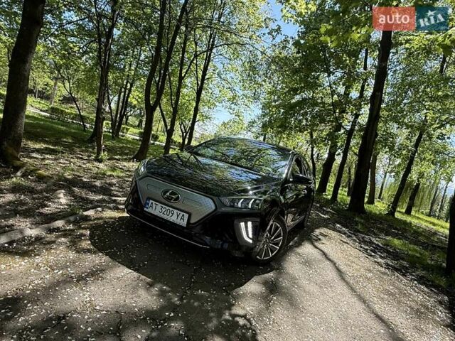 Черный Хендай Ioniq Electric, объемом двигателя 0 л и пробегом 50 тыс. км за 16999 $, фото 8 на Automoto.ua