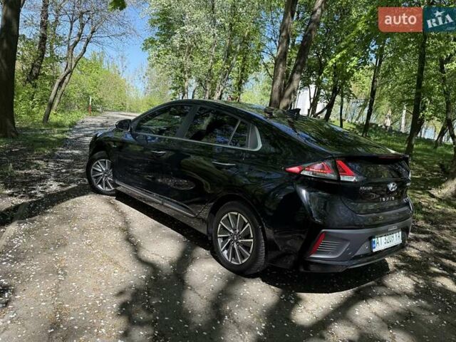 Черный Хендай Ioniq Electric, объемом двигателя 0 л и пробегом 50 тыс. км за 16999 $, фото 12 на Automoto.ua