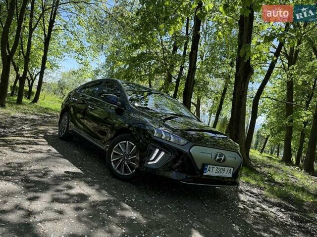 Черный Хендай Ioniq Electric, объемом двигателя 0 л и пробегом 50 тыс. км за 16999 $, фото 4 на Automoto.ua