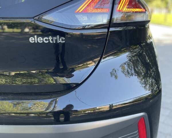 Черный Хендай Ioniq Electric, объемом двигателя 0 л и пробегом 76 тыс. км за 15700 $, фото 11 на Automoto.ua