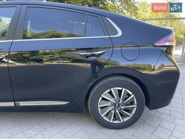 Черный Хендай Ioniq Electric, объемом двигателя 0 л и пробегом 76 тыс. км за 15700 $, фото 15 на Automoto.ua