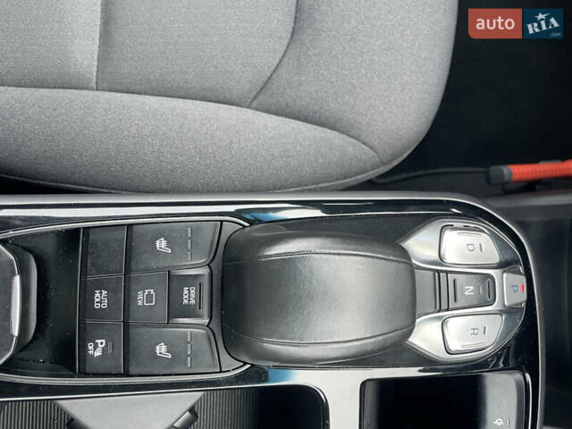 Коричневый Хендай Ioniq Electric, объемом двигателя 0 л и пробегом 119 тыс. км за 14900 $, фото 22 на Automoto.ua