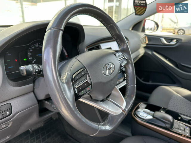 Красный Хендай Ioniq Electric, объемом двигателя 0 л и пробегом 101 тыс. км за 11800 $, фото 18 на Automoto.ua